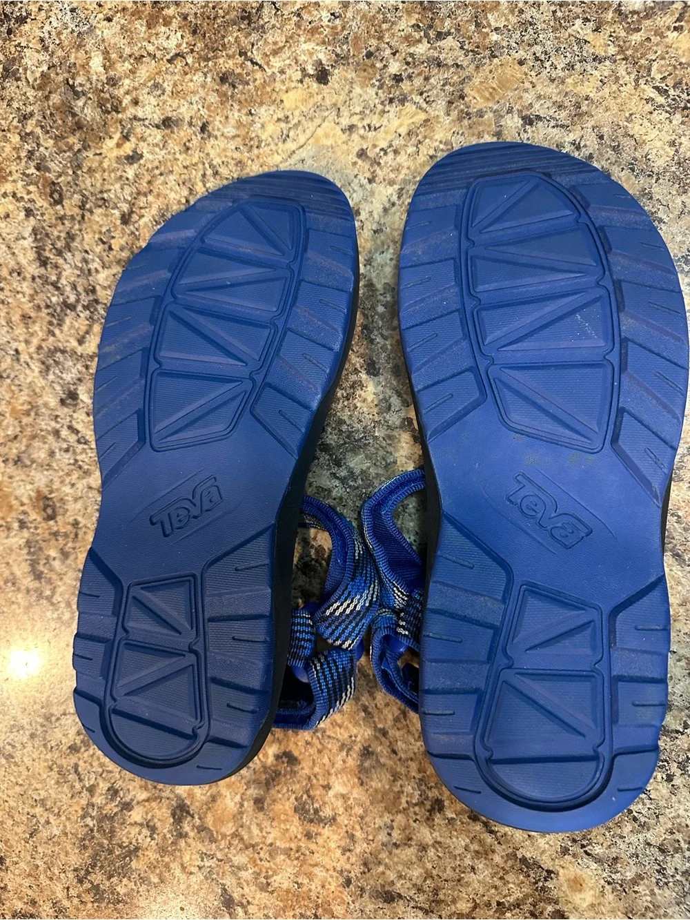 Teva Men's 6 Blue and Black Adjustable Sport Sandals